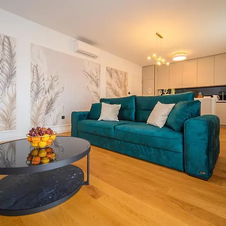 1st Choice - Apartment *