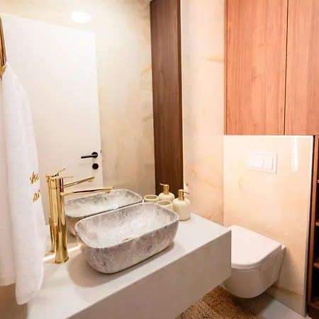 1st Choice - Apartamento *