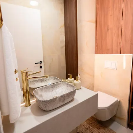 1st Choice - Apartamento *