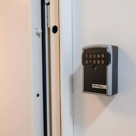 Apartment 1st Choice - *
