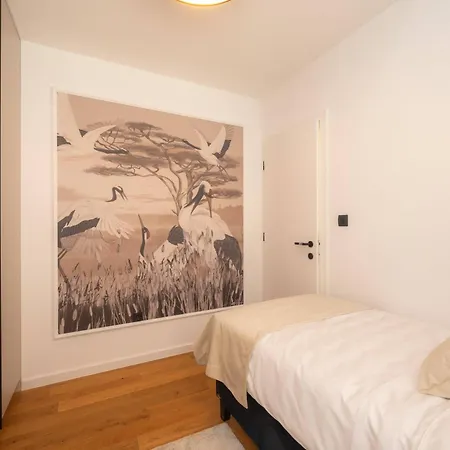 Apartment 1st Choice - *