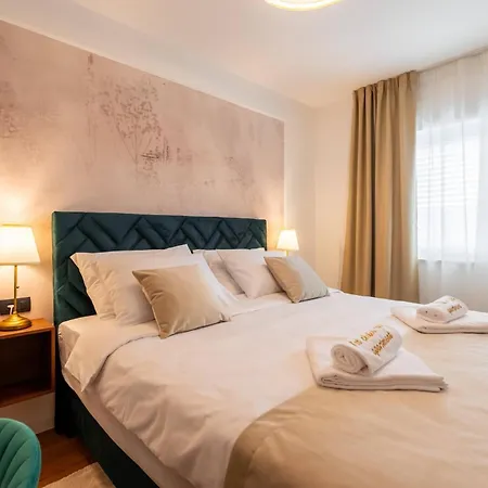 1st Choice - Metković