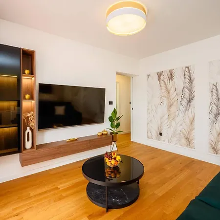 1st Choice - Apartamento *