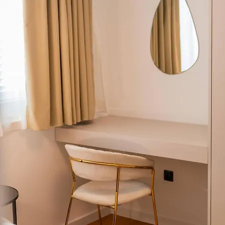 1st Choice - * Metković