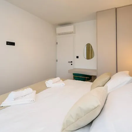 1st Choice - Apartamento