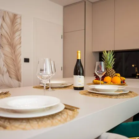 1st Choice - Apartamento