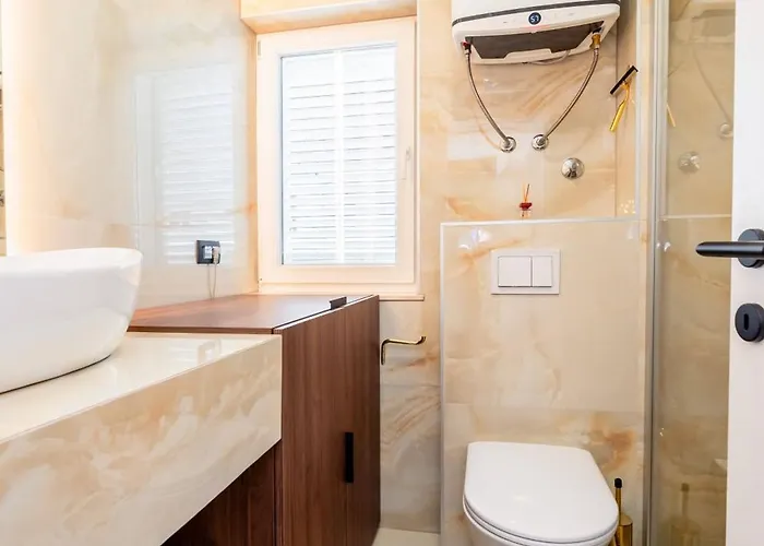 Apartment 1st Choice -