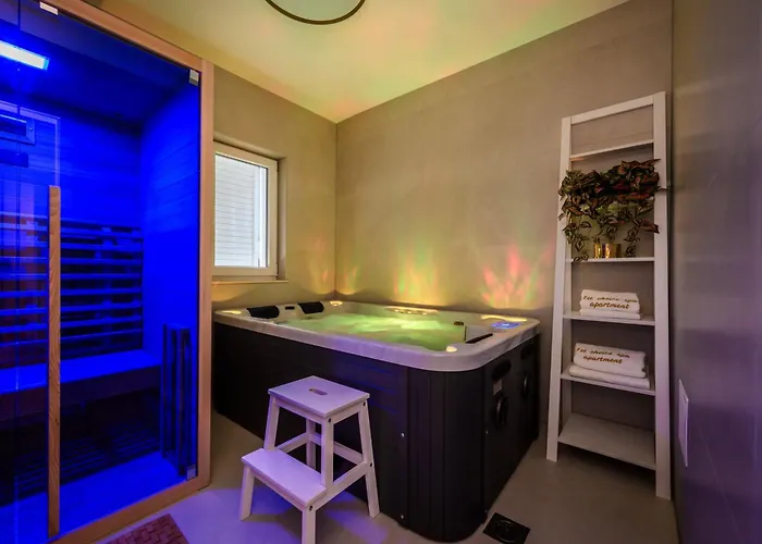 Apartment 1st Choice - *