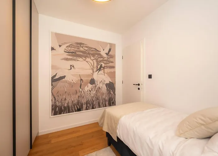 Apartment 1st Choice - *