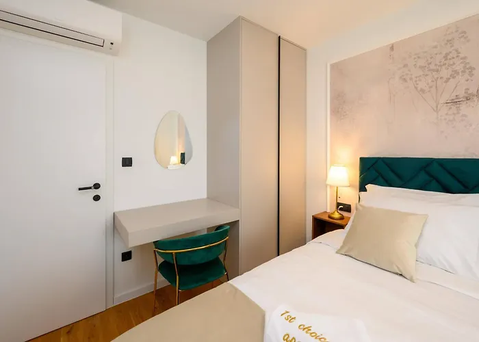 Apartment 1st Choice - *