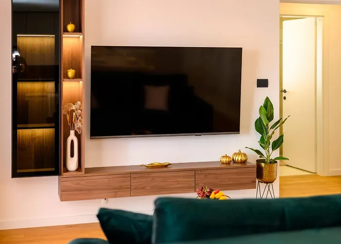 1st Choice - Apartment