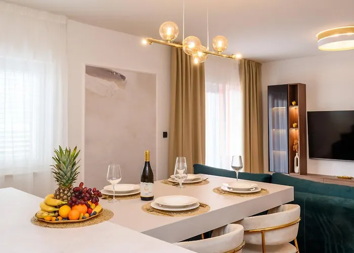 1st Choice - Metković