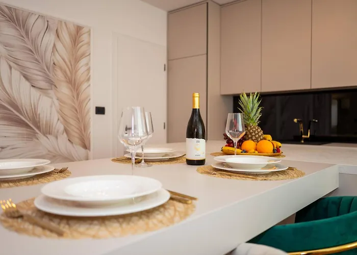 1st Choice - Apartment